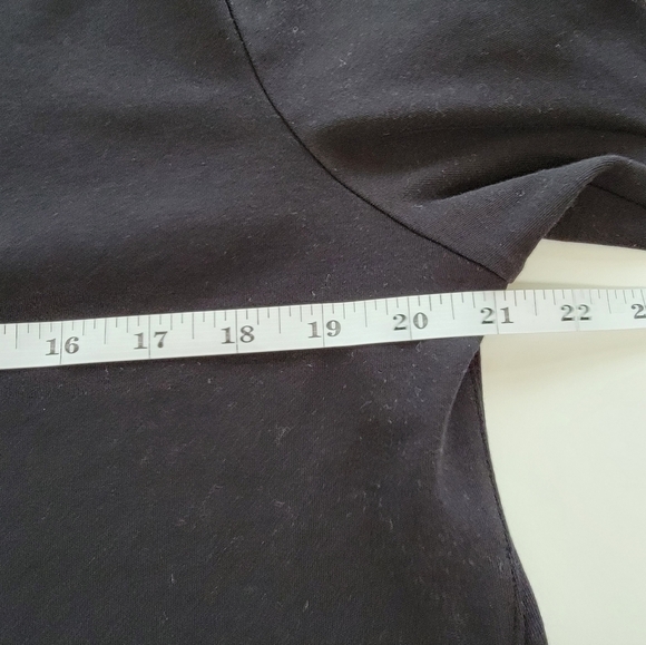 Isaac Mizrahi Women's Essentials Trapeze Hem V-Neck Tunic Top Black Large Size - Picture 5 of 8